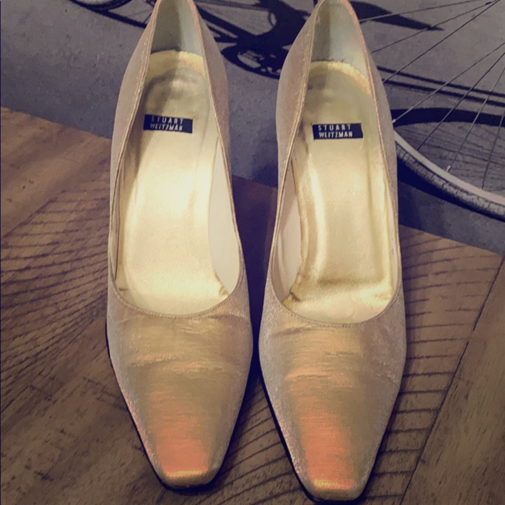 STUART WEITZMAN SIZE 8.5 GOLD WITH Silver sheen